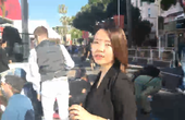 戛纳开始铺红毯，影节宫门口聚集了大量媒体游客 