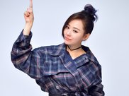 妹子，丝袜搭配短裙，你就是女神，太美了