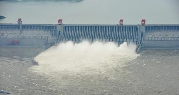 南方迎来最大范围暴雨 多地雨量或破历史极值