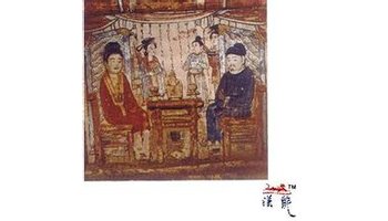 9名男子围坐宴饮,左右两侧各站端盘侍童及围观者,神情动态逼真传神