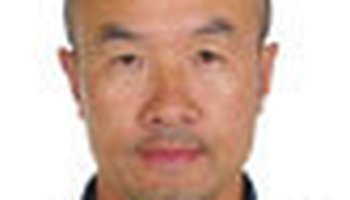 周展宏,男,湖北省黄梅县人,中山大学哲学博士,南开大学法学硕士.