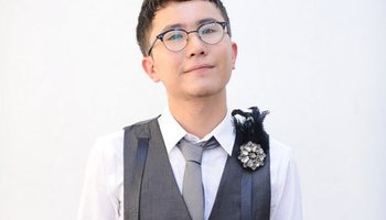 基本资料 中文名字:阿克江阿依丁  英文名字:lilakin  民族:哈萨克