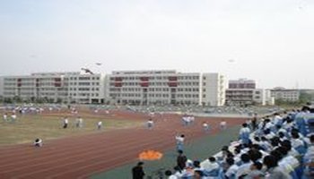 基本资料邳州市方圆中学作为江苏省运河中学分校北校区,是一所环境