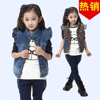 紫乐莎新款童装冬装女童韩版两面穿牛仔<em>马甲</em>亲