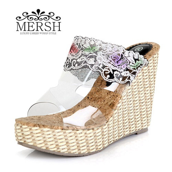 Mersh 树脂A00522白色 蕾丝花饰大理石纹鞋面