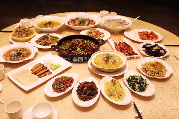 内蒙全羊宴,建议8-10人使用,包间免费