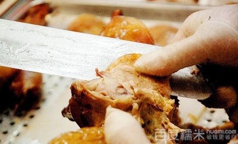 系马桩店北京烤鸭一只!枣木烤鸭炉烤制,皮脂酥