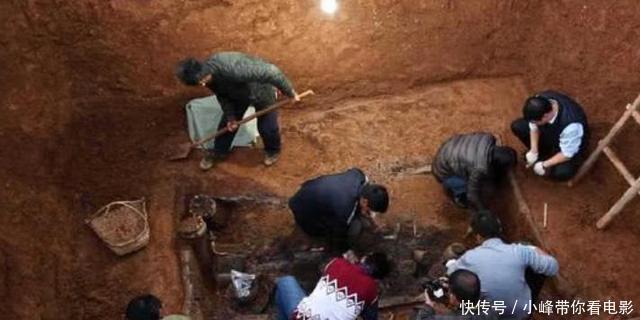 隋朝公主墓被挖开,9岁女孩枯坐石棺上千年,棺