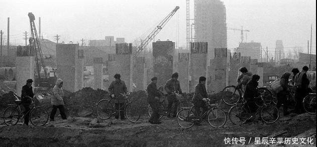 每次路过北京,就想起林徽因那句话,你们盖的是