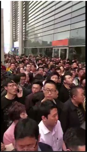 可怕!购房公证摇号蔓延全国7城,4.4万人摇号416套房,中签率不足