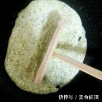 想吃煎饼果子不用出去买了，配方与做法都告诉你，学会可以摆摊了