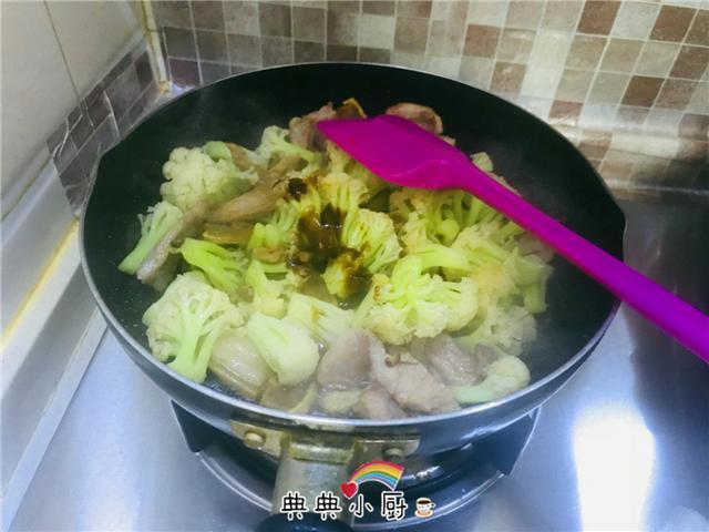 烧花菜不放一滴水,但却又香又好吃,一盘没吃过瘾