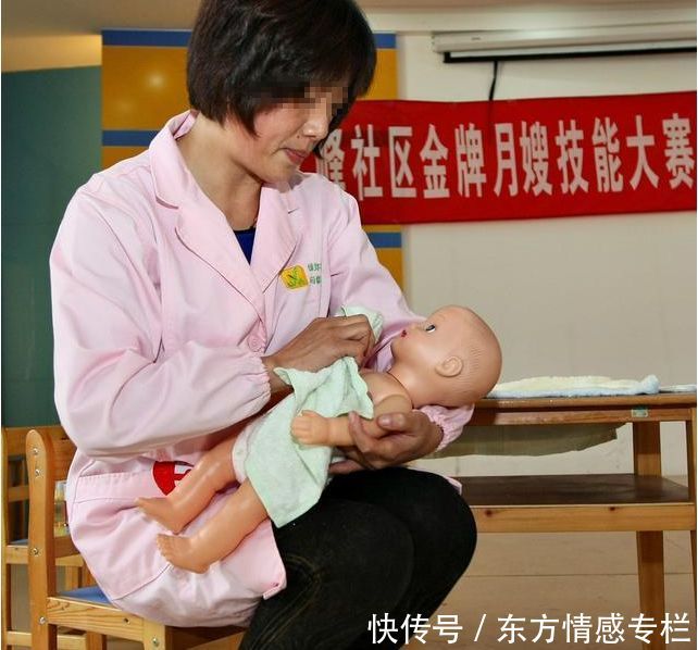 我给一孕妇做保姆，她婆婆第一次来家吃饭，开门后我傻了转身逃走