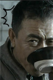 鬼子吃饭愣住表情包