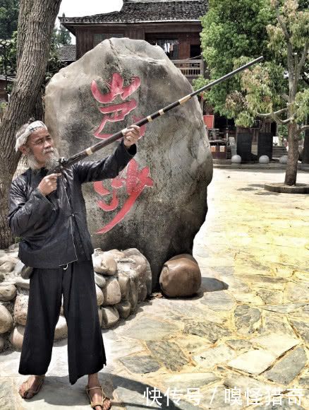 这里是中国最后的枪手部落！至今都还保留着古老的生活习俗