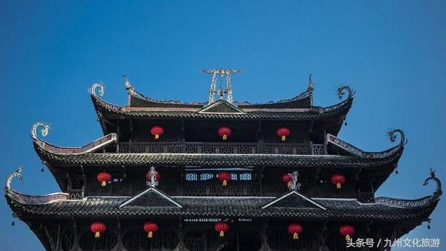 恩施:土家族古老的吊脚楼\/Lily