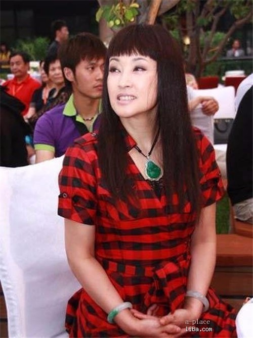 刘晓庆与她的翡翠,美貌与富贵不老!