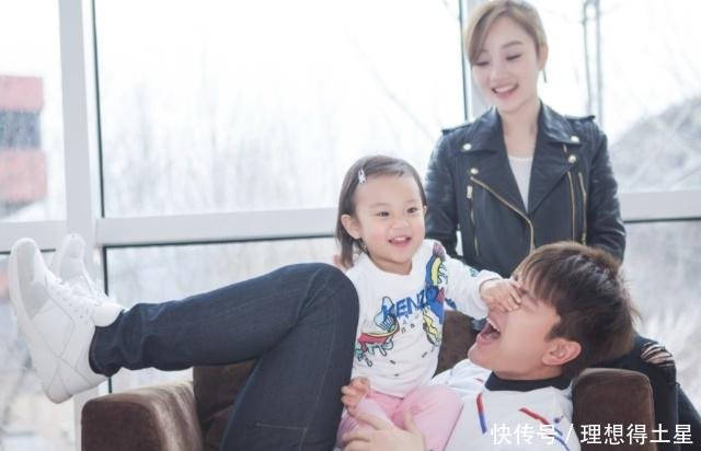 被问为什么不和李小璐一起跨年贾乃亮一句话说