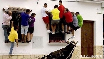 幽默笑话:周末在家里闲着没事,就打扫了下卫生