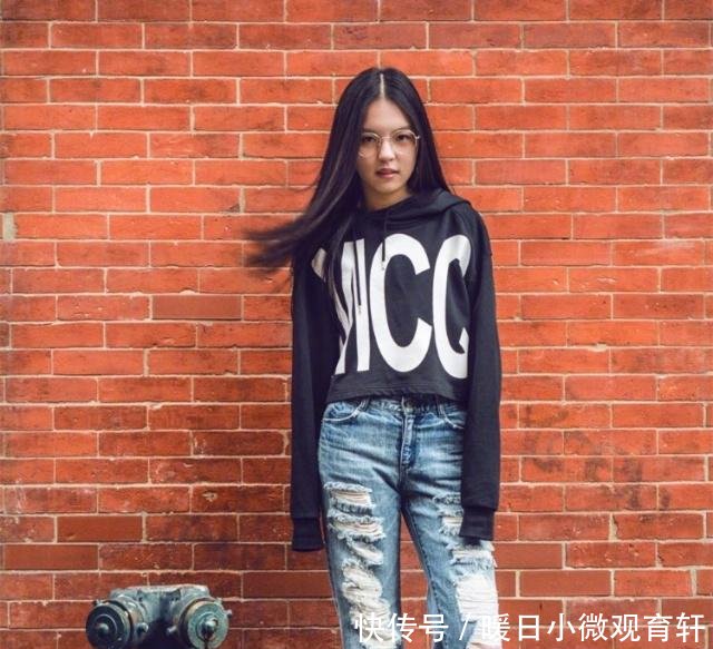 李咏16岁女儿法图麦,170高挑身材长发飘飘,艺