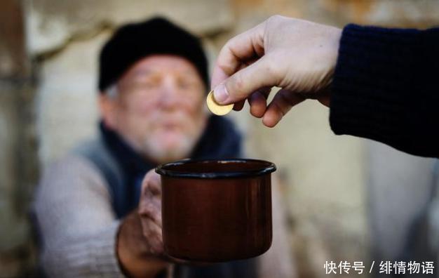 她被婆婆狠心舍弃，有天老公领回一个乞丐，张口的瞬间，她落泪了