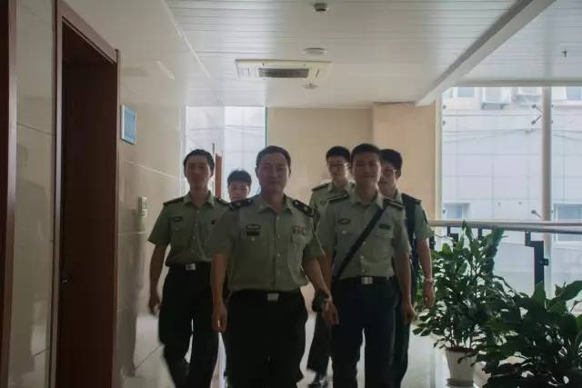 军人军心军气质,医生医术医伦理