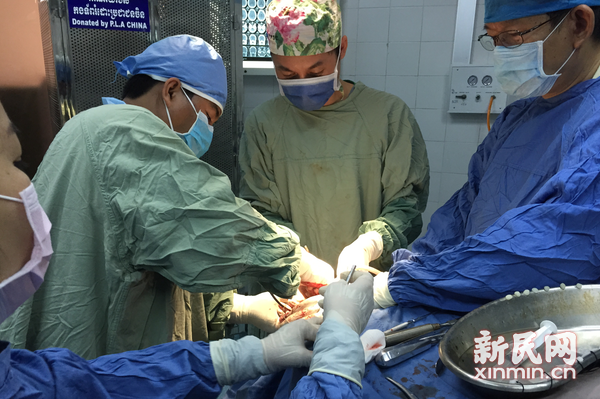 上海长征医院援柬医疗队再出发 六年创造数个\"第一\"