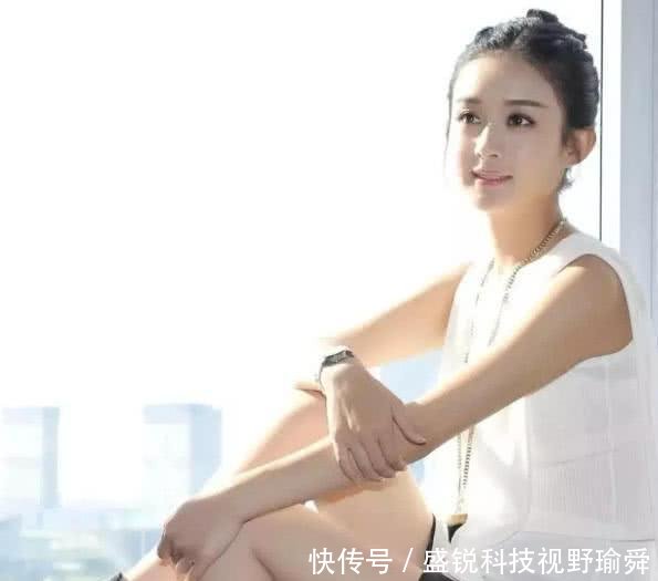 赵丽颖出月子与闺蜜聚会,素颜生图曝光,网友怎