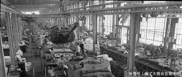 今天我们所熟知的这些汽车品牌,二战期间他们