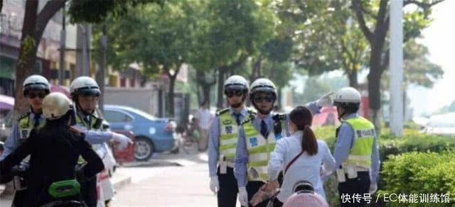 网友吐槽新标电动车,充次电仅能跑20公里专家