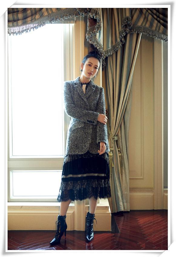 王鸥换新发型减龄不止5岁?鱼尾包臂裙显女神