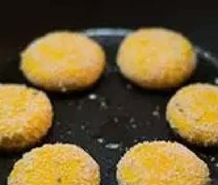 如何制作面包糠简单方法 t0110f820cbb4480f86.jpg