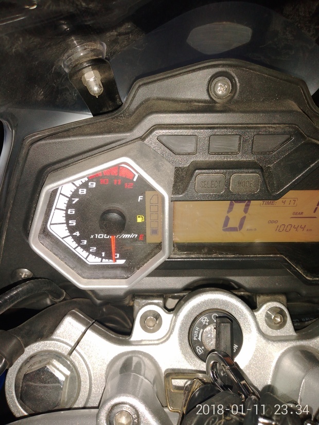 宗申骞德隆rx15051水冷发动机摩托车仪表盘里的搬手灯亮了是什么原因