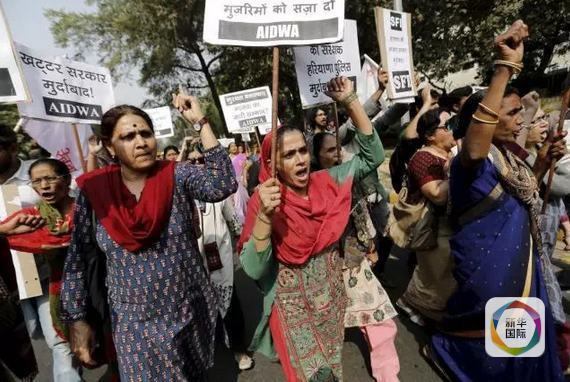 中國留學(xué)生在印度遭騷擾 教務(wù)主任抱住她 從額頭親到脖子