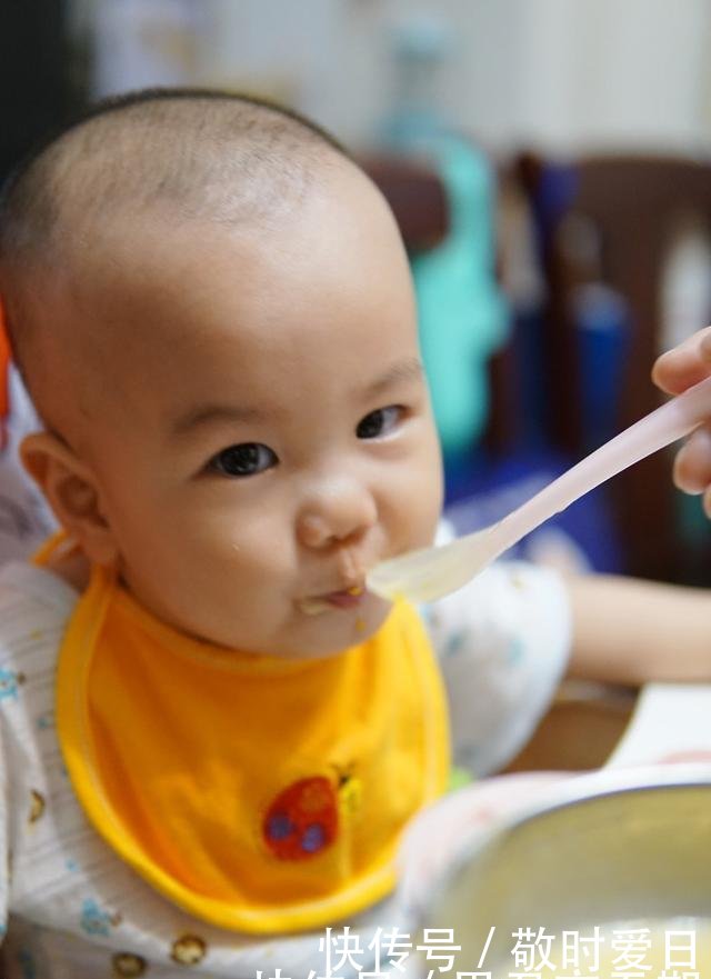 婴儿几个月吃米粉最合适?给宝宝添加米粉喂养