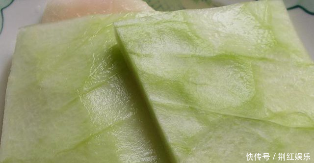 吃完西瓜,别把它丢掉,其实它是一味药,祛斑、清