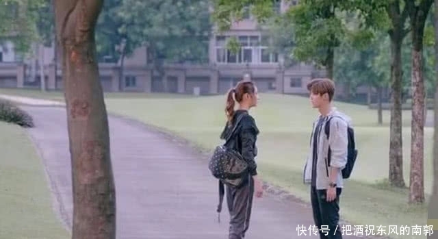 关晓彤鹿晗《甜蜜暴击》穿帮镜头,张张有亮点