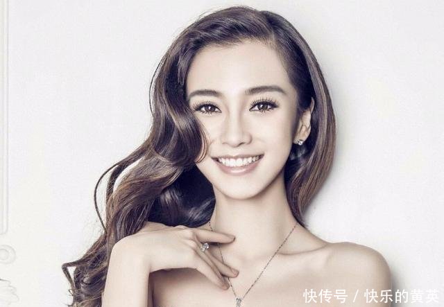 女星与婆婆合影杨幂高冷,李小璐撒娇,杨颖端庄