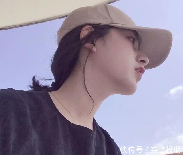 10句伤感句子,逝去的故事,往后,我们只字不提