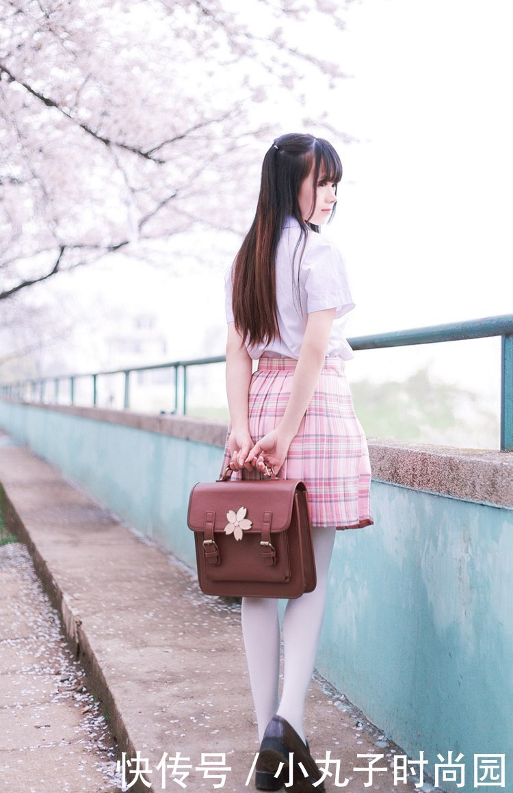 性感美女时尚写真,粉嫩a少女少女白丝盛开樱花美女享受图片