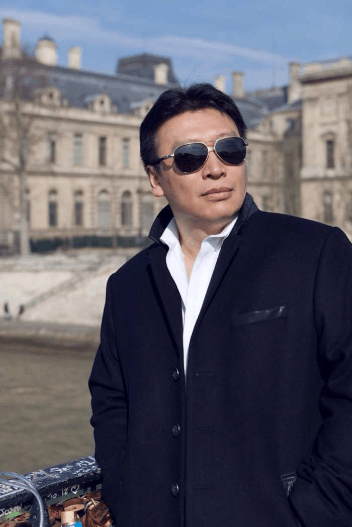 范冰冰的靠山, 看来并不是成龙和洪金宝, 而是这