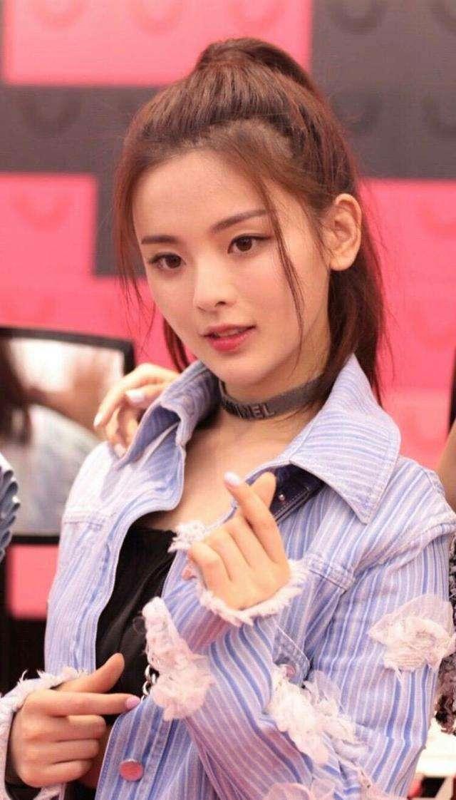 杨超越第三次公演现场再出意外是真的吗?崩溃