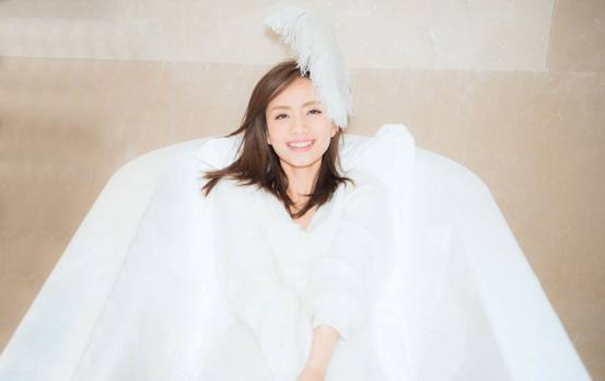 快女刘惜君空降一直播《黄金十秒》600万等你