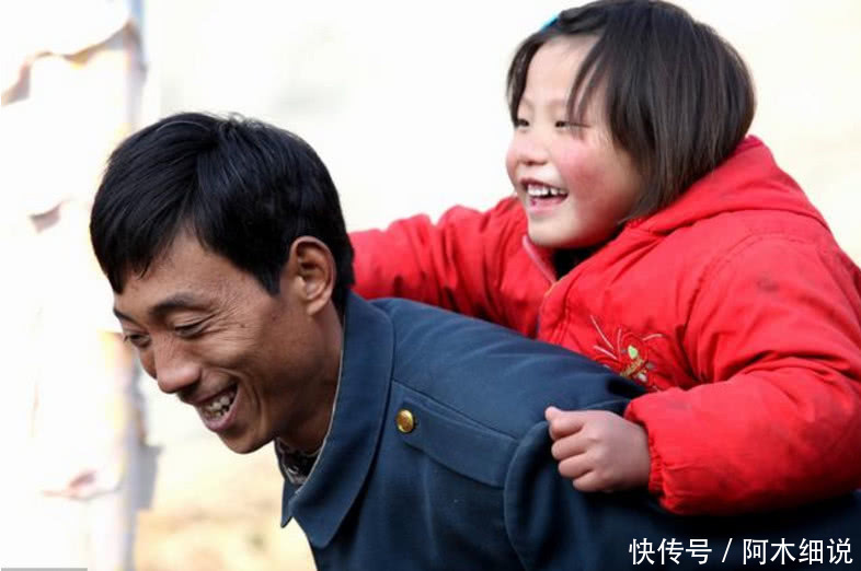 天生劳碌命,这三个生肖的爸爸,一生为家庭奔波,子女成才出息大