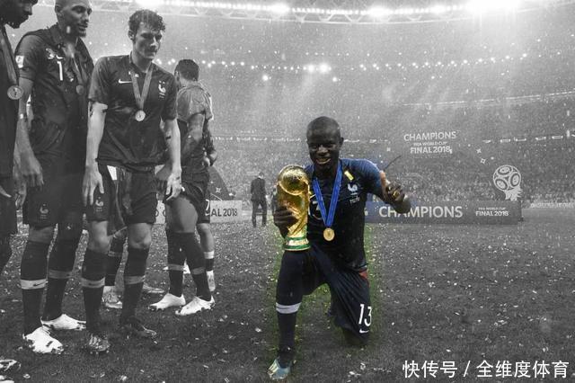 法国队最佳球员,想和金杯拍照却不敢开口,看到