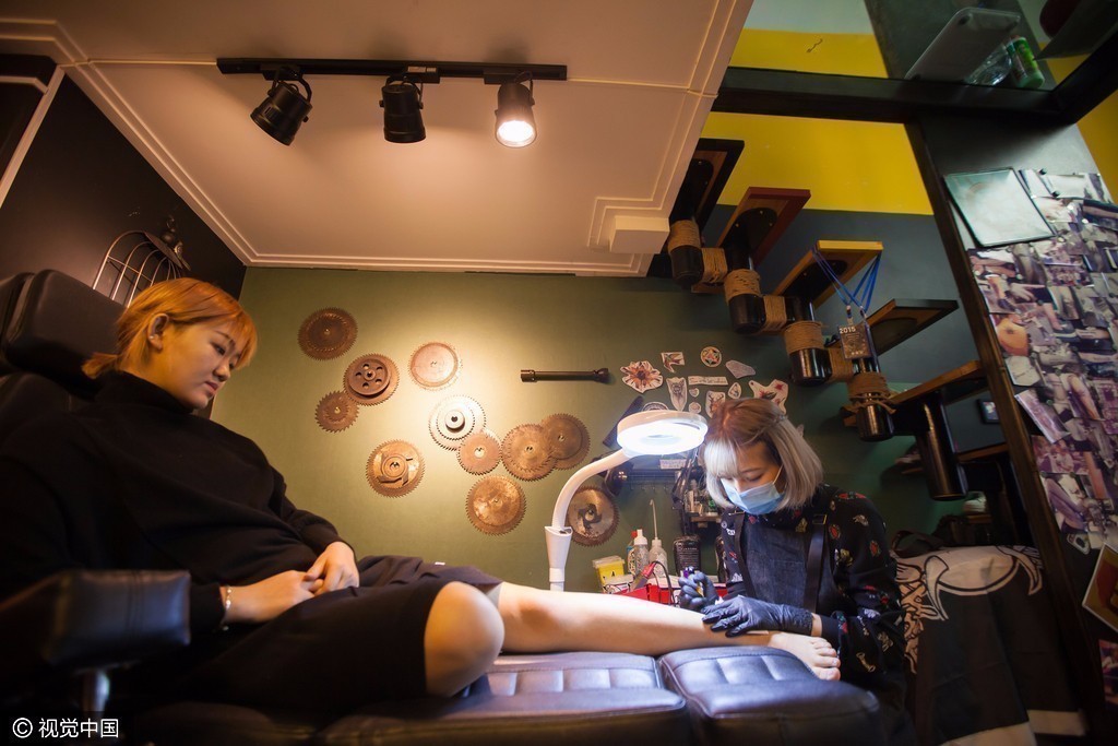 摆地摊的三轮车改装图_北京摆地摊平均收入