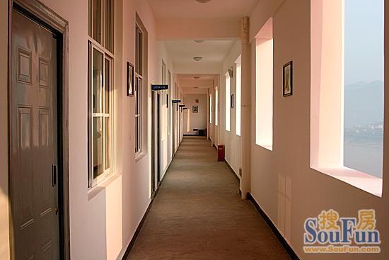 学校教室走廊设计图片展示