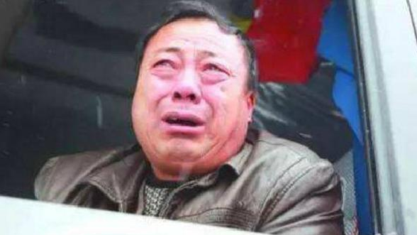 无辜的货车司机空车被罚超载?拿到罚单后哭出声,原因让人气愤!