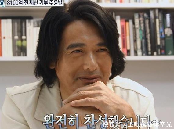 韩国综艺拉横幅询问周润发裸捐真实性,发哥的