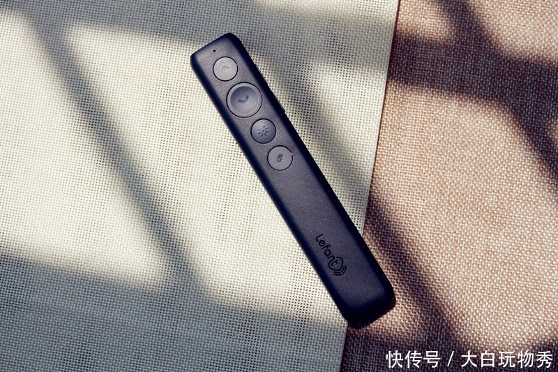 一百块的PPT翻页笔能做到这么人性化也是没谁